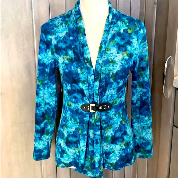 Lightweight Sweater ❤️ - Picture 1 of 4